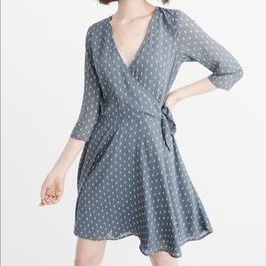 A&F Chiffon Wrap Dress in Blue 💙🤍💙